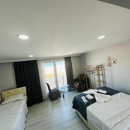 Holiday Beach Hotel Arnavutkoy Экстерьер фото