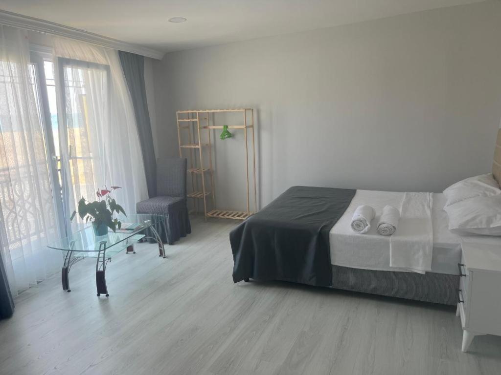 Holiday Beach Hotel Arnavutkoy Экстерьер фото